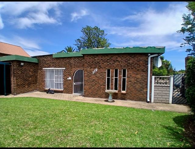 4 BEDROOM FREESTANDING FOR SALE IN SUNAIR PARK